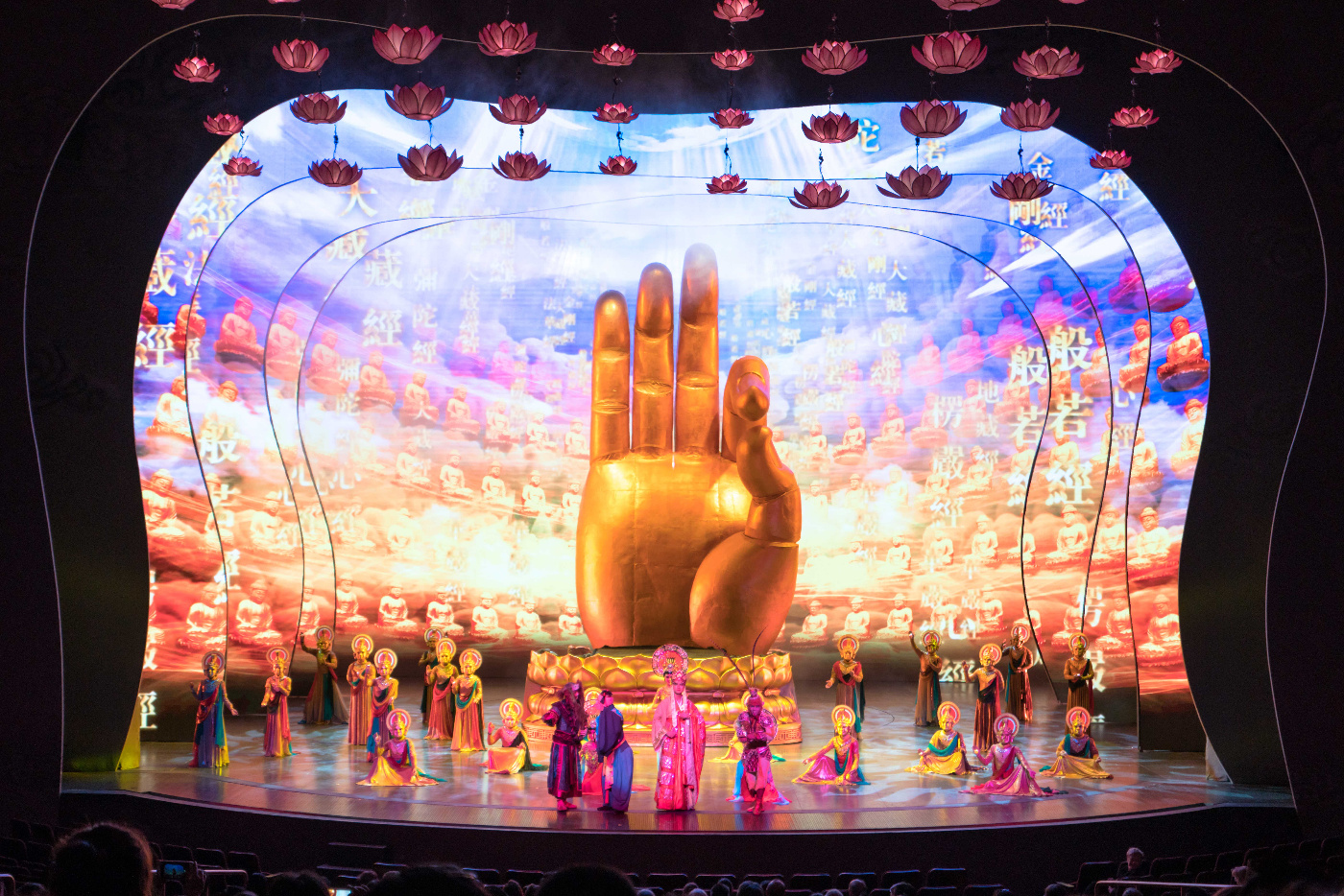 澳门巴黎人时尚秀,澳门巴黎人夜景震撼视频