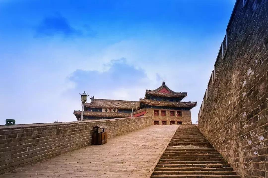 专列开向正北方，健康老人相聚呼伦贝尔草原，河南多地均可上下客