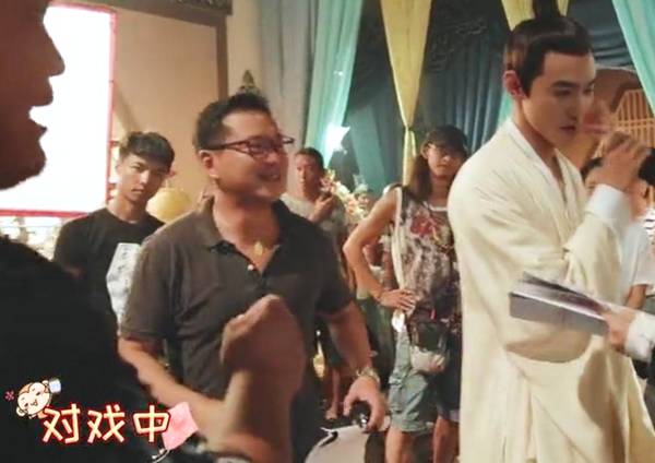 扶摇花絮：太子去好莱坞被杨幂求代购，阮经天戳穿后杨幂脸红