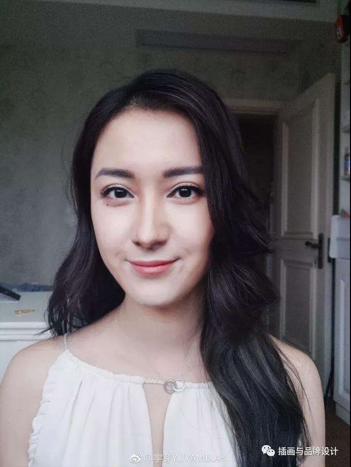 重庆妹子化妆成蒙娜丽莎！化谁像谁