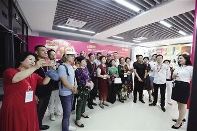 食闻丨“新时代”风采采时代新风——新时代健康产业集团2018年度盛典活动举办