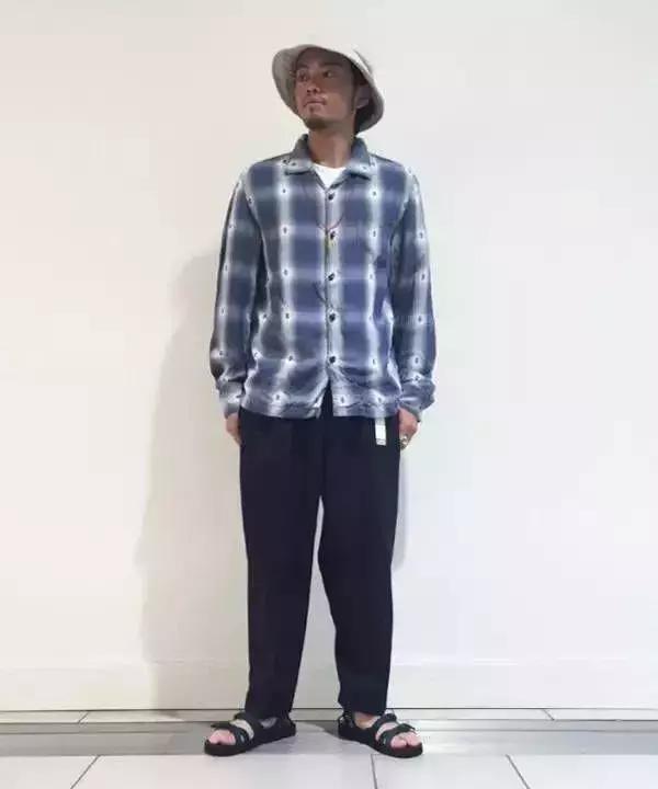 夏天鞋子可以当拖鞋穿的,可以当拖鞋也可以当板鞋穿