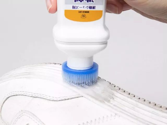 小白鞋脏了去超市买什么东西来擦,鞋子拼团小白鞋