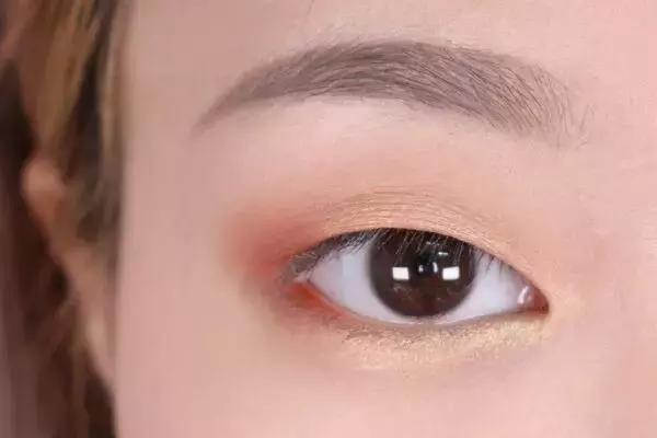单眼皮适合的画眼线方法,单眼皮不同眼型怎么画眼线