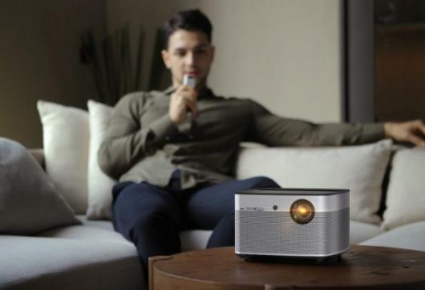 悬浮屏电视好还是全面屏电视好,如何选择无屏电视