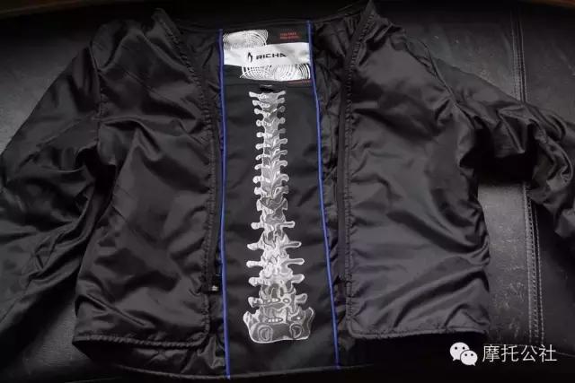 夏天雨天适合骑摩托车吗,新手雨天骑摩托车注意事项