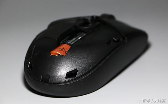 罗技鼠标mxmaster和g304,罗技g304无线鼠标