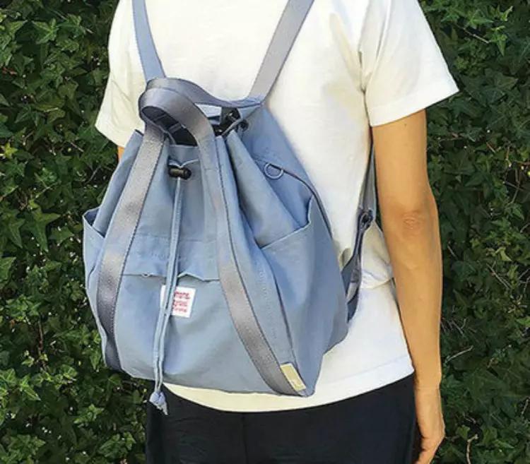背着舒服的旅行双肩包,日系旅行双肩包