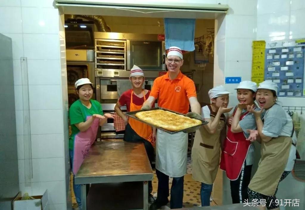 汪涵都点赞！这对德国夫妻在长沙开面包店，还有65个中国聋哑孩子