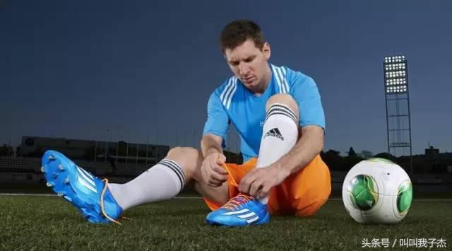 如何根据场地选择足球鞋