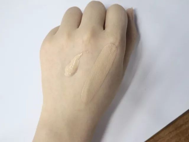 选粉底啦8款爆火持妆粉底测评,粉底推荐遮斑前十名红榜