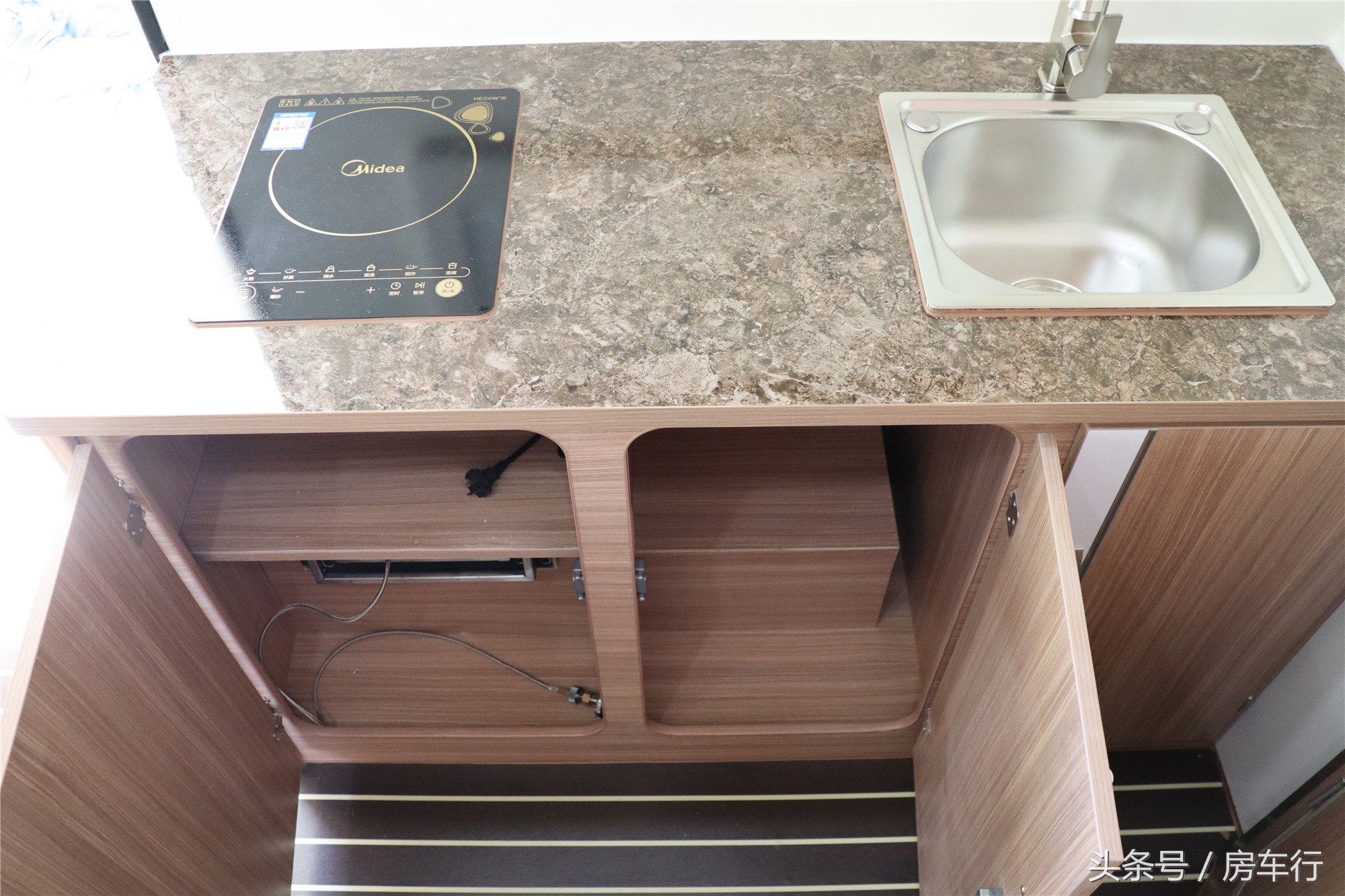 大通c型房车价目表,最便宜的9万8c型房车来了