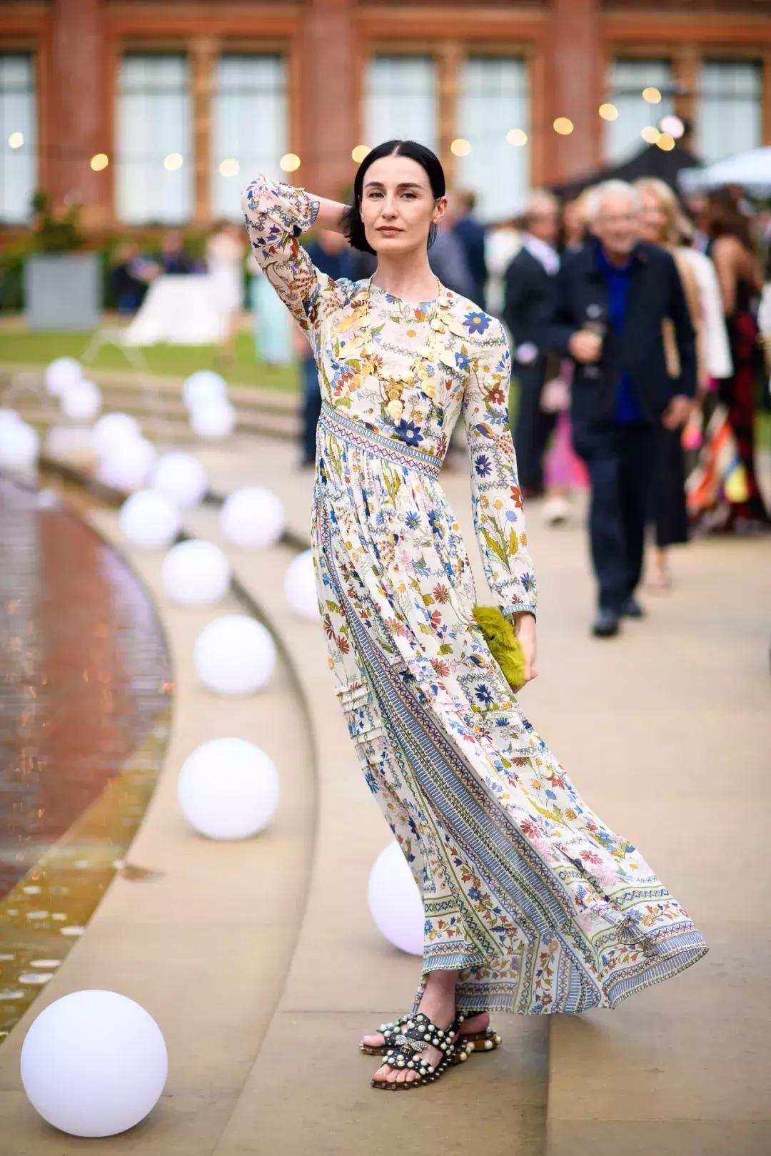 夏天必备的时髦连衣裙,夏天的连衣裙备起来