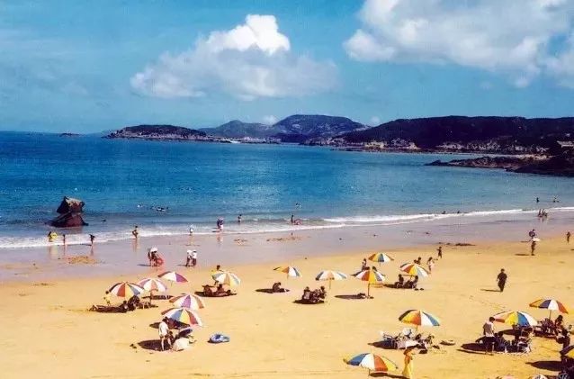 马尔代夫的蓝天绿树水清沙白,北京周边绝美海滩