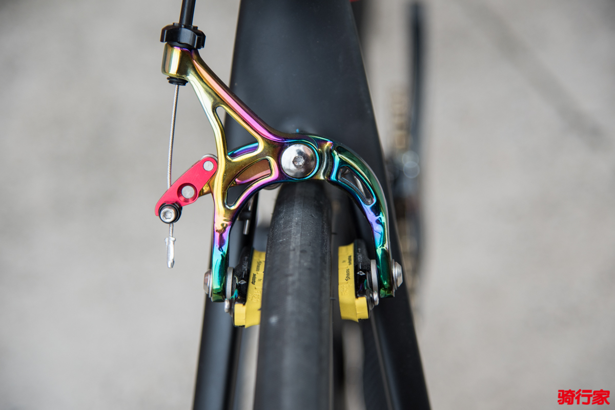 充分自由展示个性的平台——LAMINARATUR