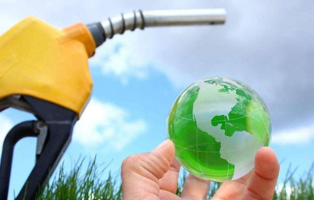 汽油中加乙醇或甲醇，对车会有什么影响？很多人不懂