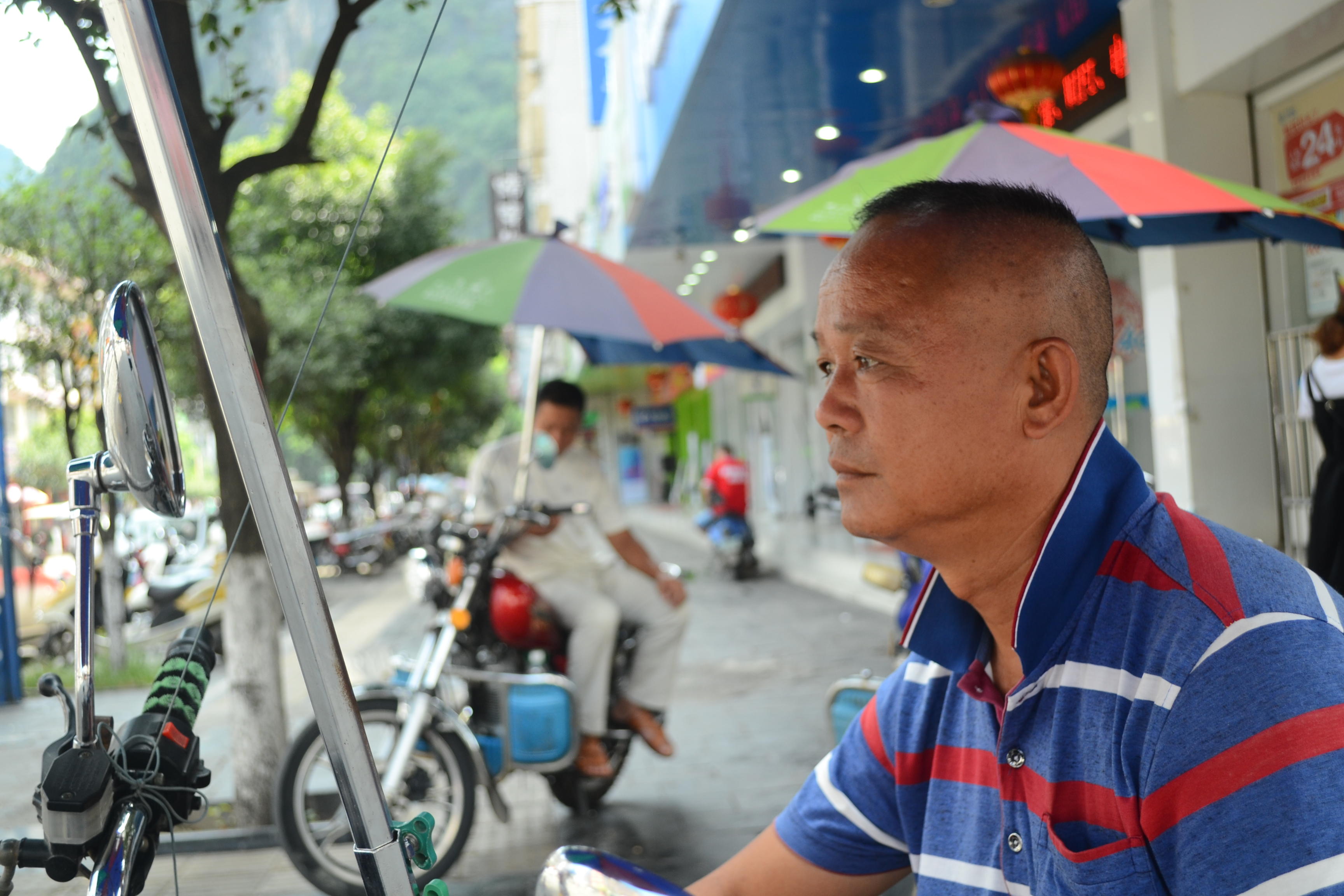 摩的会故意绕路加价吗,摩的拉客8元起步