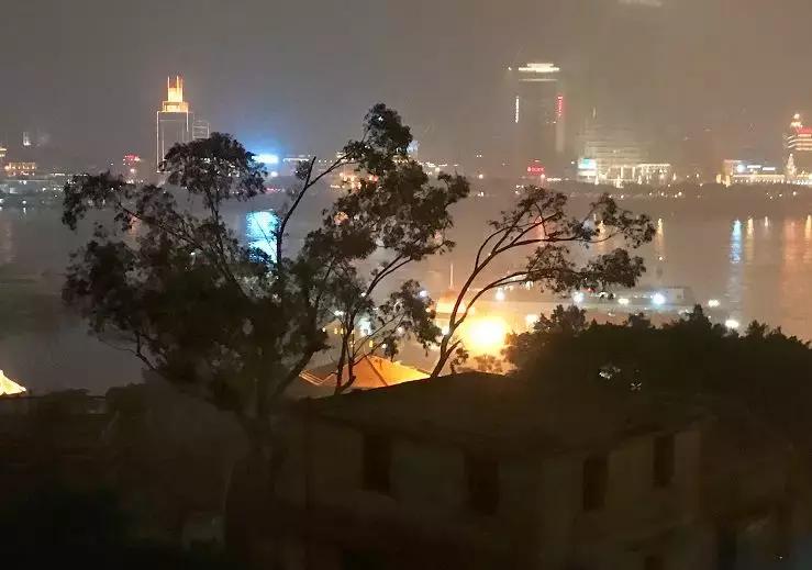 和梦里想的那个人去厦门……