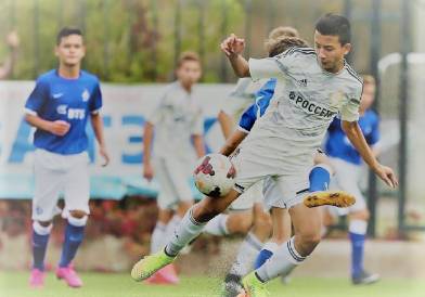 17岁进国足的球员,17岁入选中国男子足球队