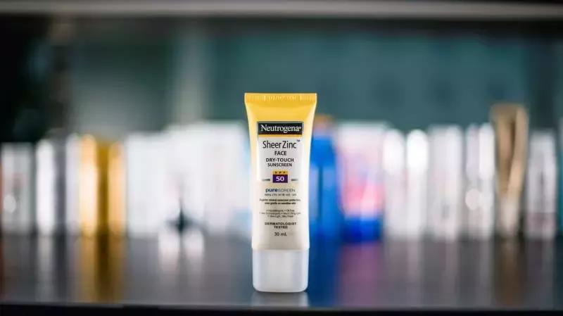 你以为防晒只擦防晒霜就够了吗,以为很好用其实都是智商税防晒霜