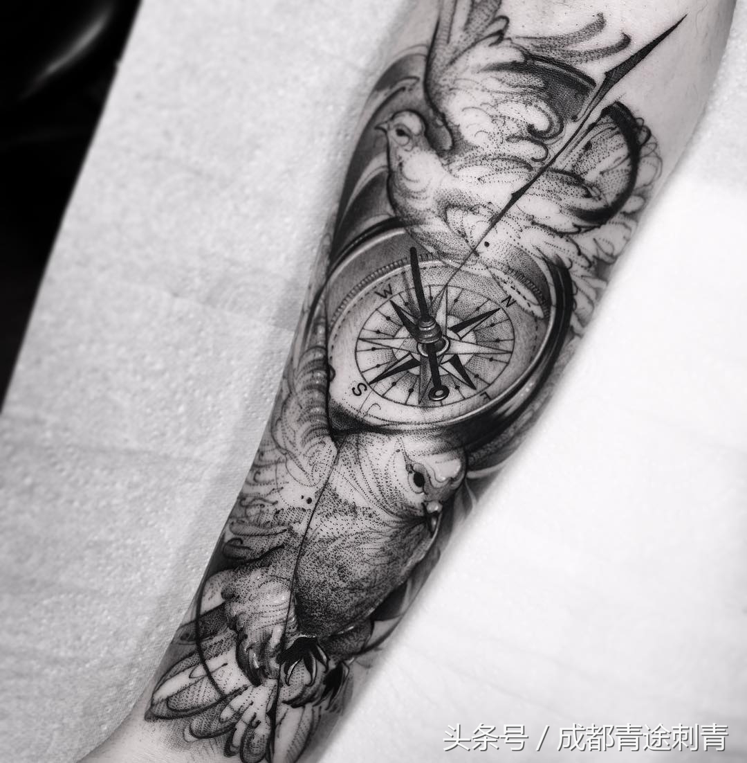 从球场到纹身店,一个差点被足球“耽误”的纹身师