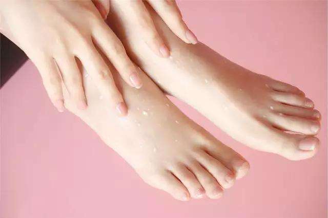 怎样能够有效去除脚上死皮,脚上死皮不处理会怎么样