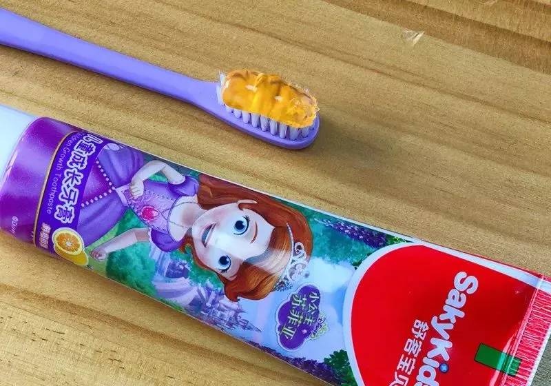 牙膏测评高露洁防蛀牙膏,牙膏推荐测评云南白药朗健