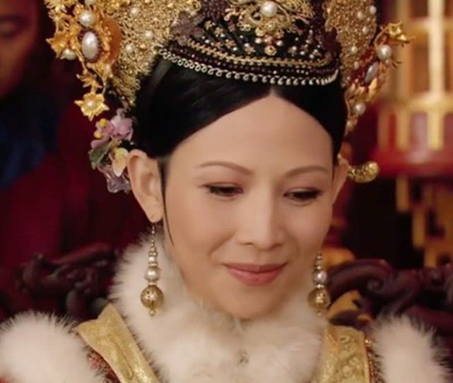 华妃是怎么知道甄嬛和贵人勾结,甄嬛传里面华妃对甄嬛到底怎么样