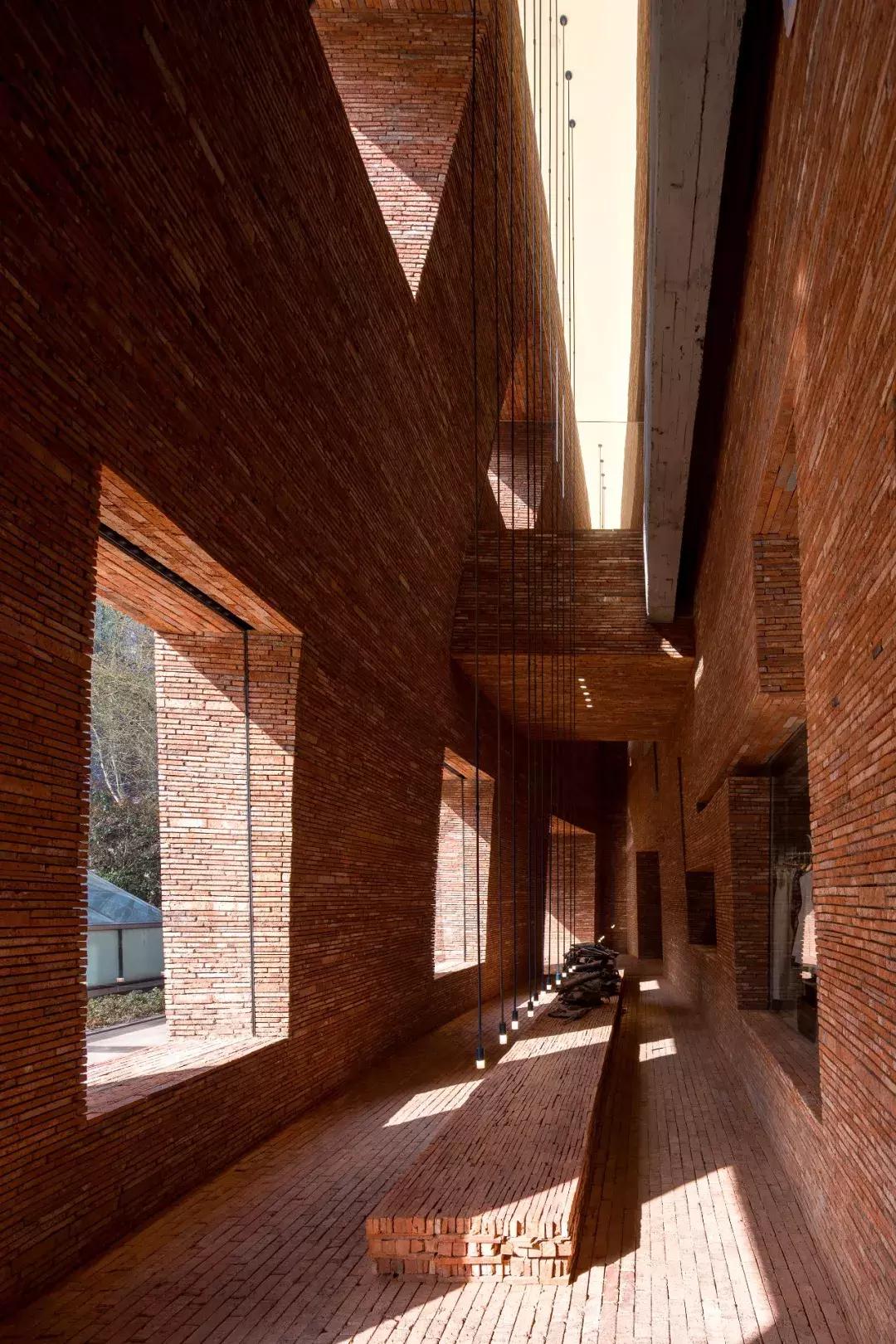 新作首发｜墟之峡谷.上海UR旗舰店！