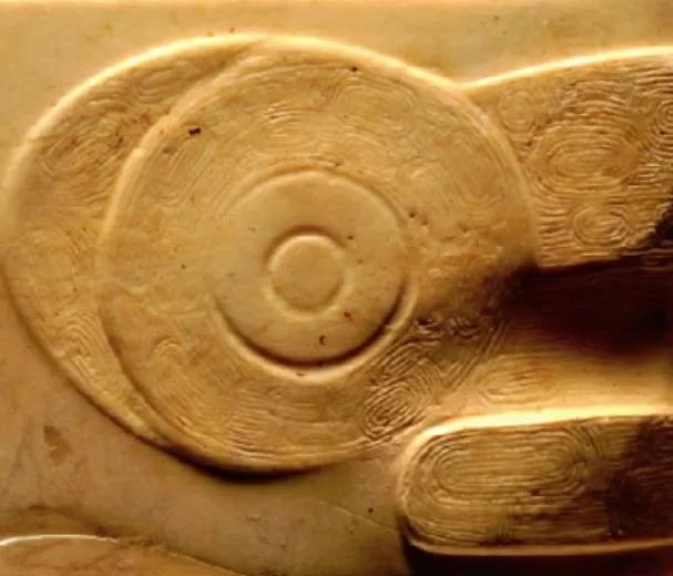 良渚文化玉器龙红沁,良渚文化玉璧值得收藏吗