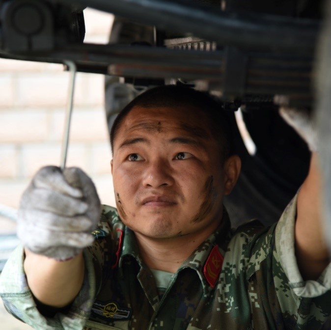 时代新人红色传人——记龙岩支队警勤中队维修能手李兵