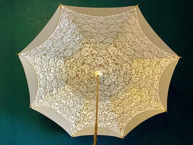 魔都的雨说下就下，你需要这些时尚又好用的单品！