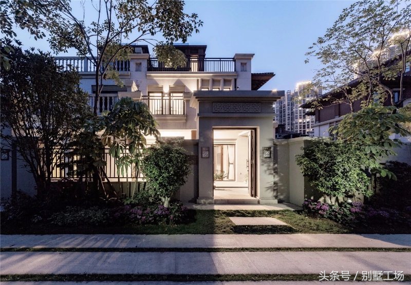 夏天热冬天冷的房子,别墅落地玻璃门窗