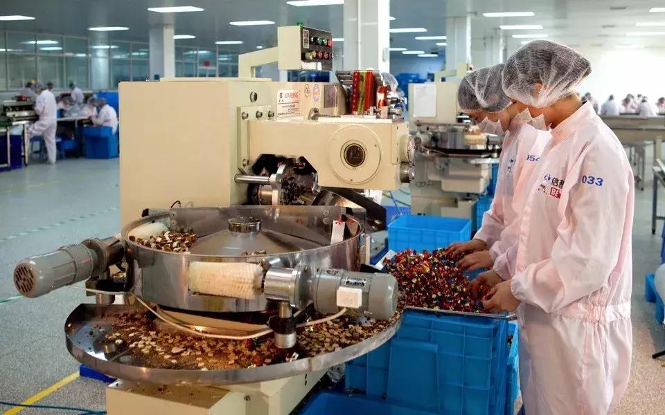 她救活了公司，却差点丧命，坚守20年终成行业女王