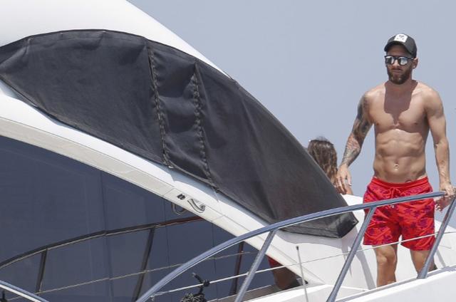 梅西腹肌高清图片,梅西的腹肌写真