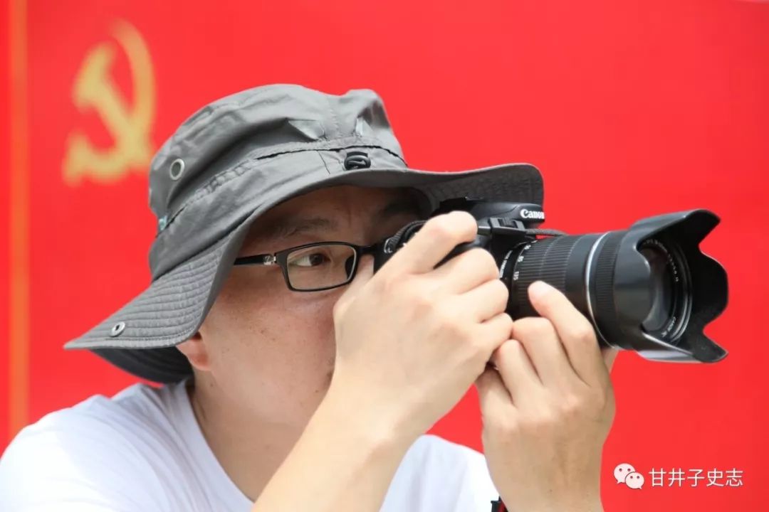 什么情况？八位摄影大咖竟然齐聚甘井子街头……