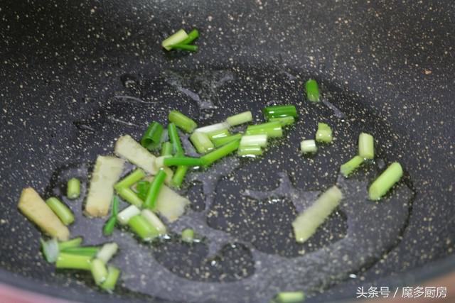 芹菜炒毛豆豆干的做法大全视频,鸡胸肉炒毛豆胡萝卜的家常做法