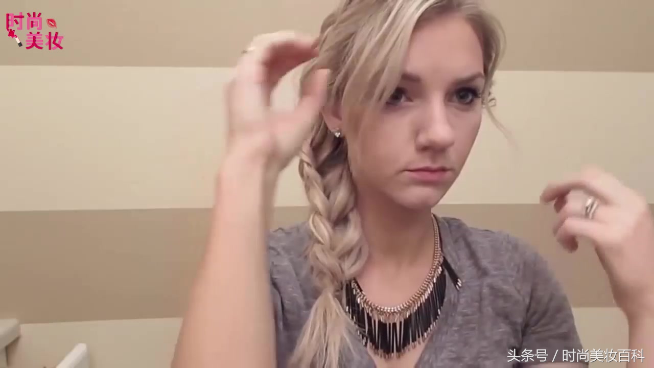 鱼骨辫编发教程,怎么编织人鱼马尾辫