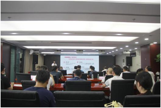 村寨旅游资源+互联网大学生村官助力少数民族脱贫攻坚