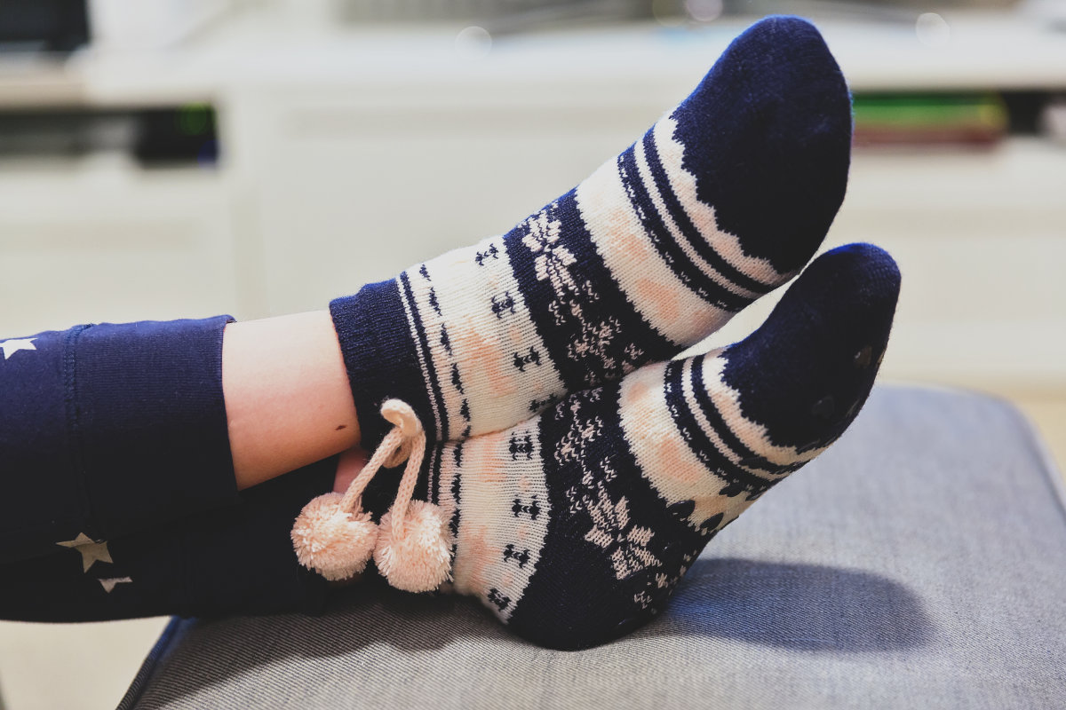 一靠近人群就有脚臭味,经常闻到脚气会怎样