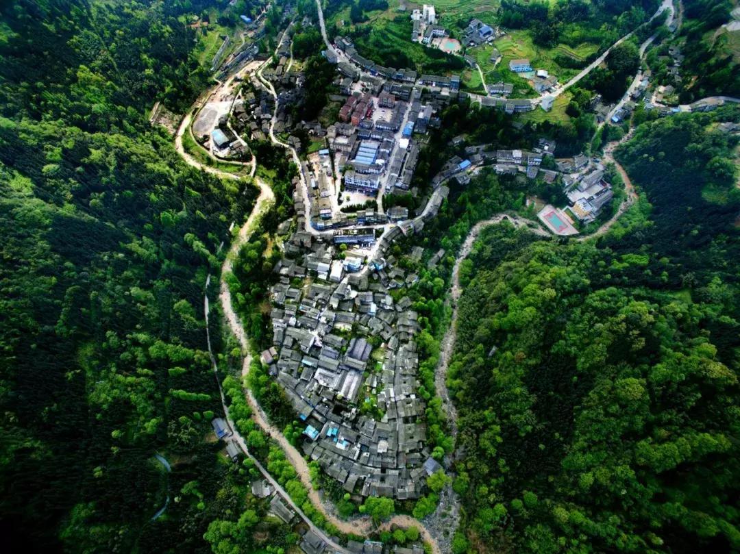 离乐山比较近的风景区,离乐山最近的古镇