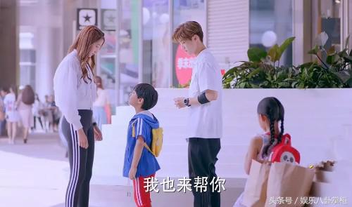 《甜蜜暴击》鹿晗洗澡秀肌肉，却遭网友嘲笑：正宗“白斩鸡”