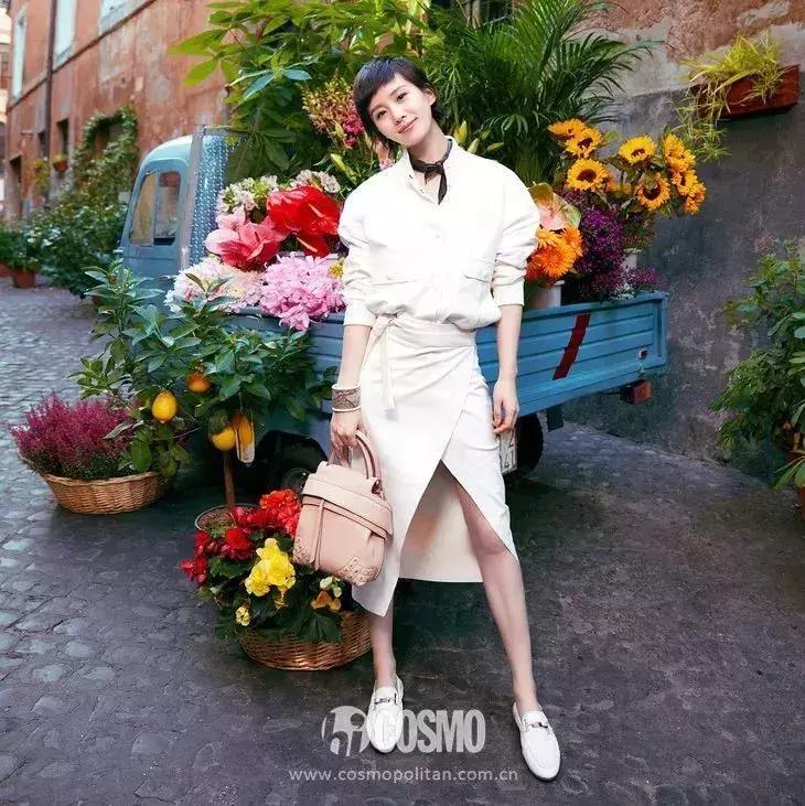 别再穿老土的棉鞋了,今年最流行的老爹鞋五十岁穿