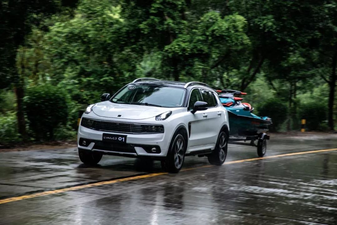 领克01的质感比得上帕萨特吗,领克01轮胎使用效果