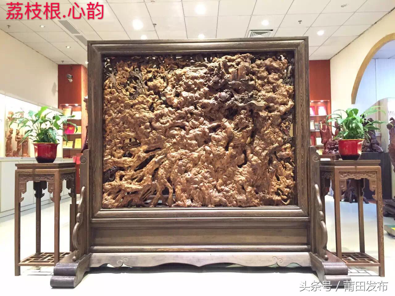 邹国防：用工匠精神雕琢木雕精品，迎接世界盛会的到来