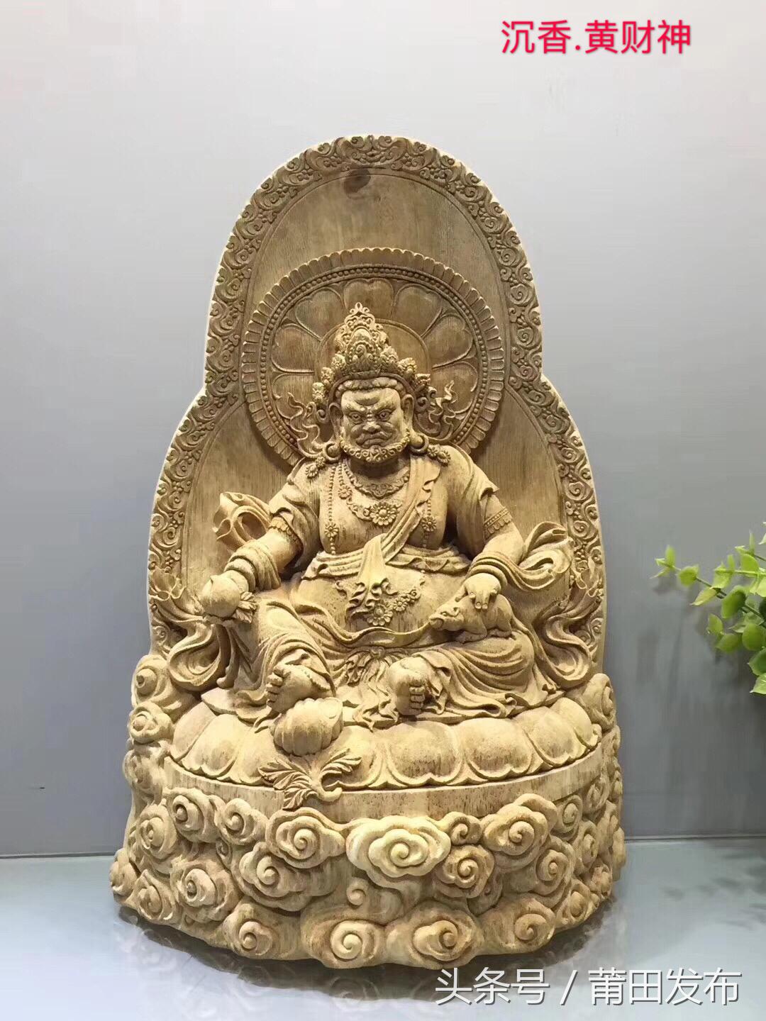 邹国防：用工匠精神雕琢木雕精品，迎接世界盛会的到来