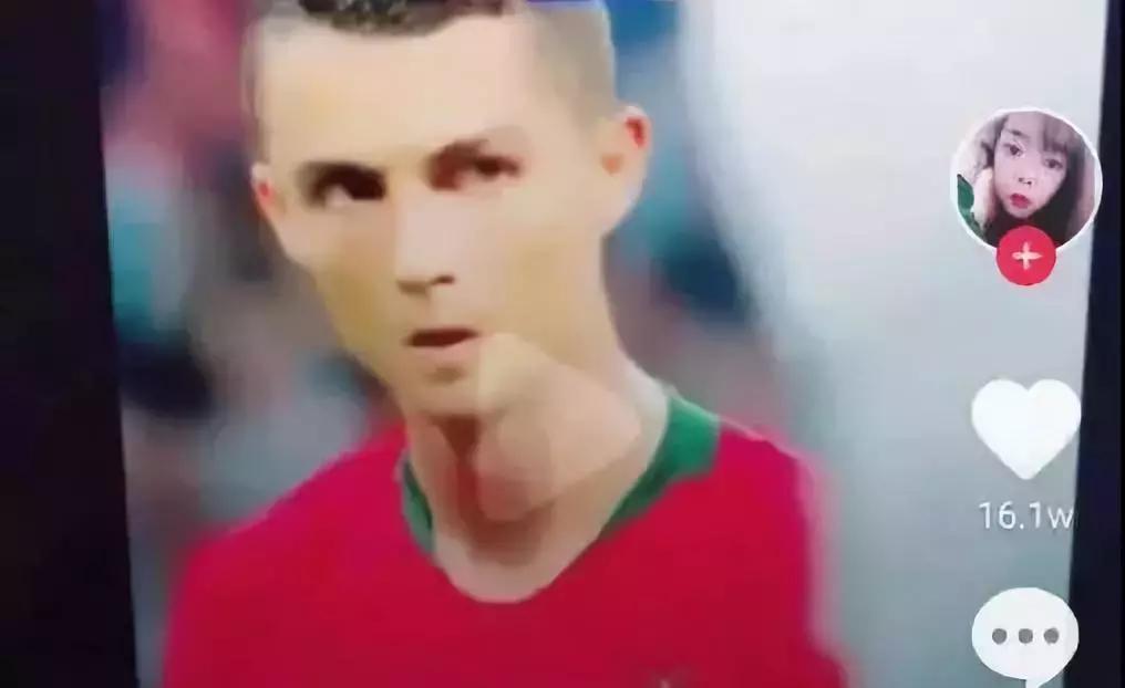 27岁重庆妹子化妆成蒙拉丽莎,重庆妹子化妆