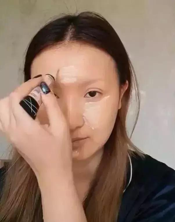 27岁重庆妹子化妆成蒙拉丽莎,重庆妹子化妆