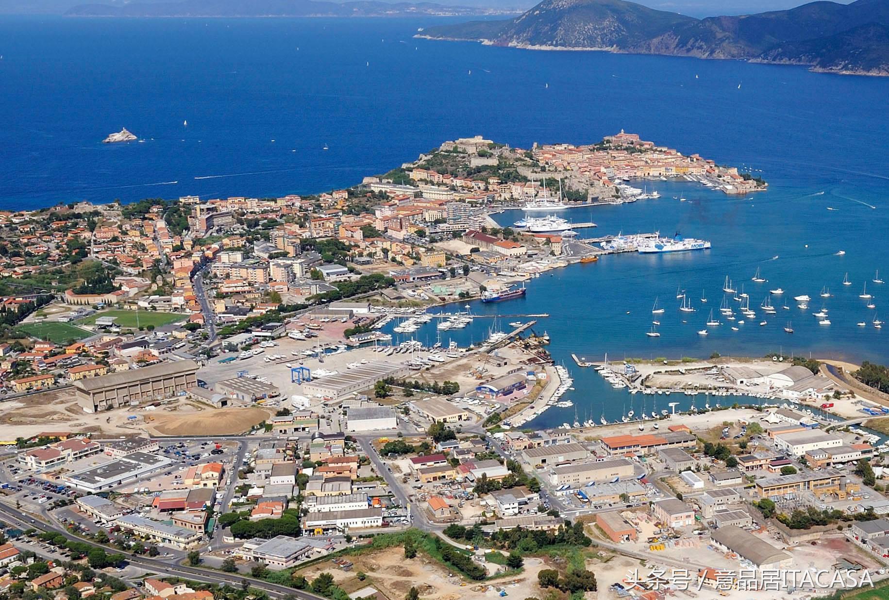 在AZIMUT的豪华游艇上玩Teckell桌球，享受极致人生