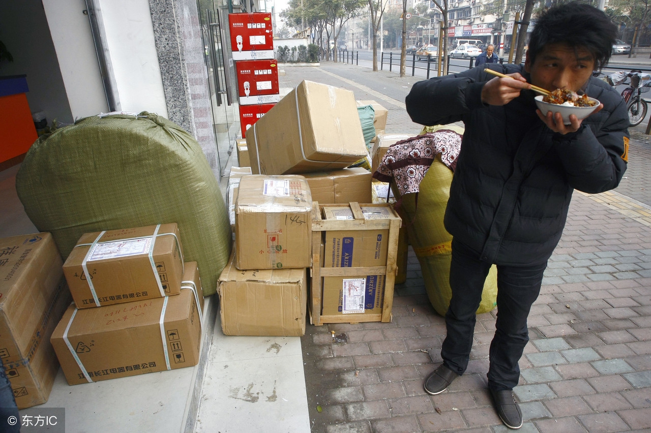 国外快递小哥服务对比,国外快递员的心酸
